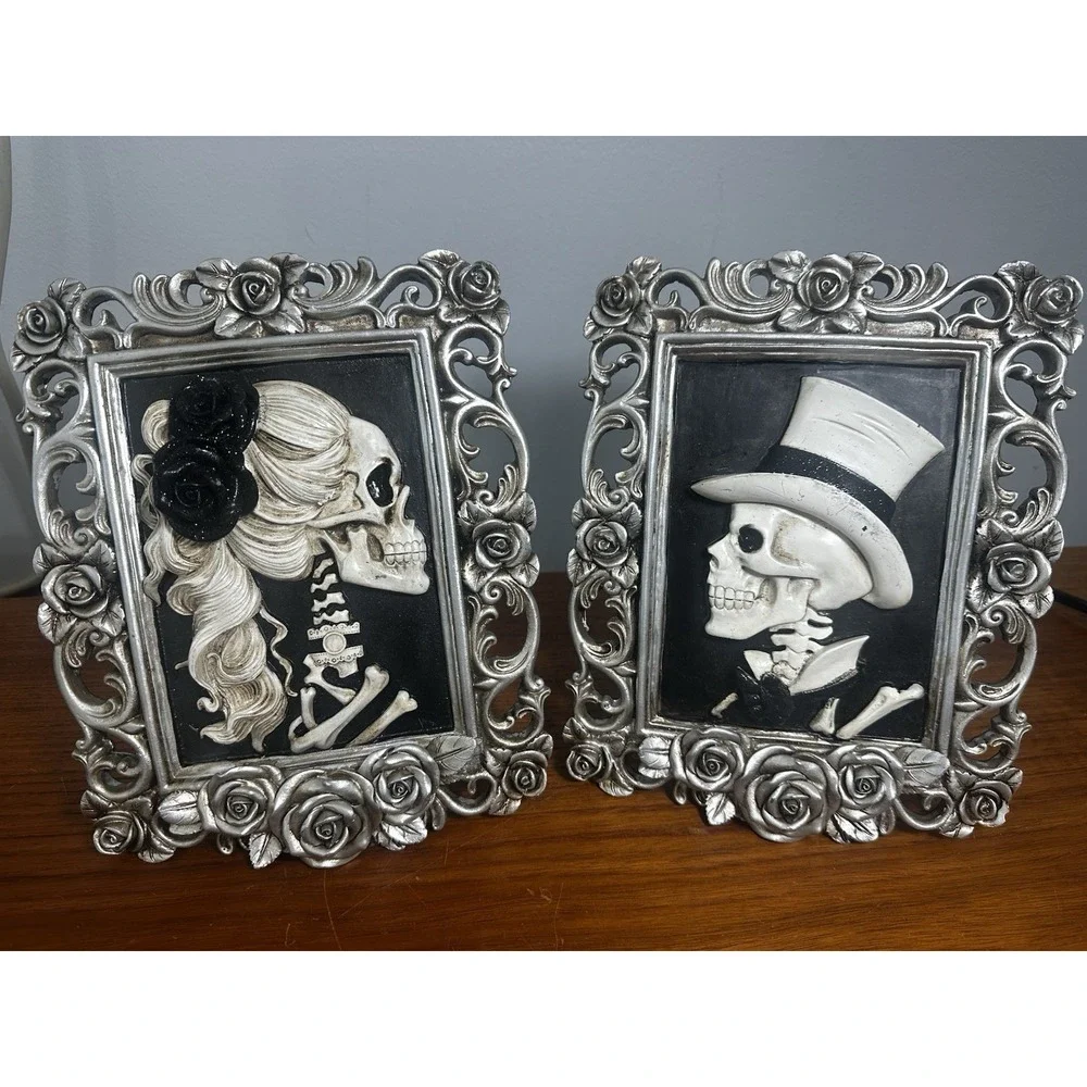 SET OF TWO HALLOWEEN GOTHIC VICTORIAN SKELETON BRIDE AND GROOM ART PIECES 3D